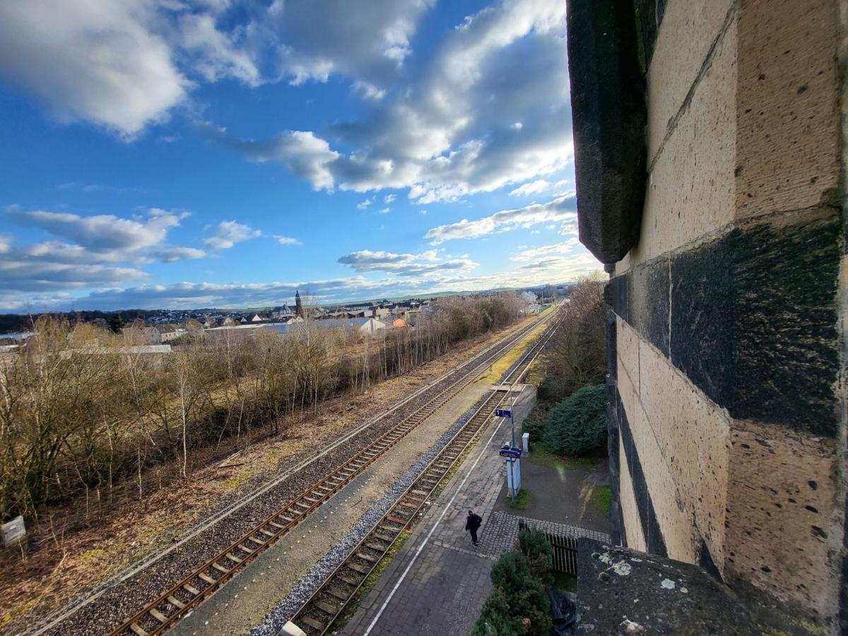 Wohnen Wie Im Schloss - Alter Bahnhof Von Kruft Lägenhet Exteriör bild