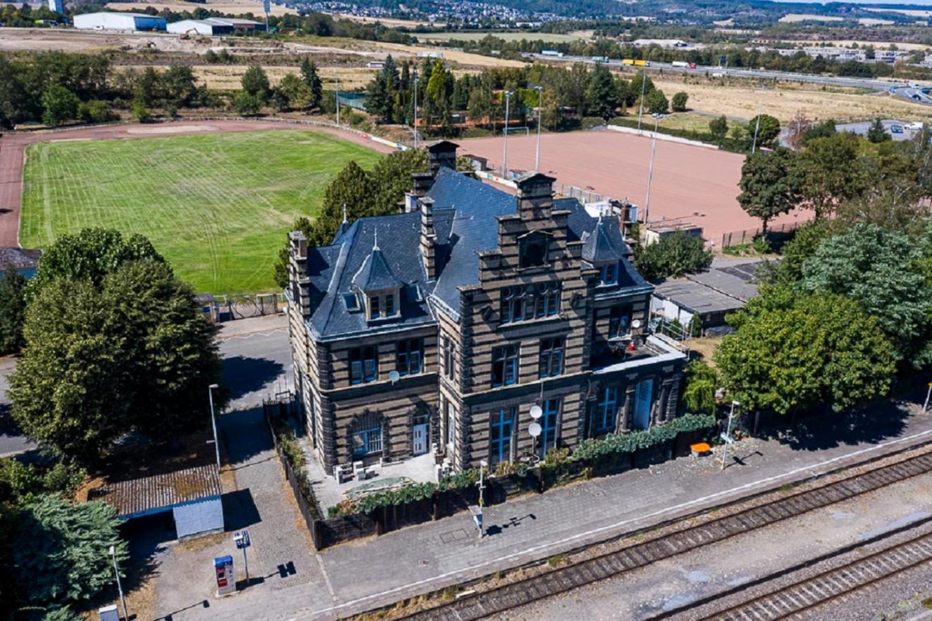 Wohnen Wie Im Schloss - Alter Bahnhof Von Kruft Lägenhet Exteriör bild