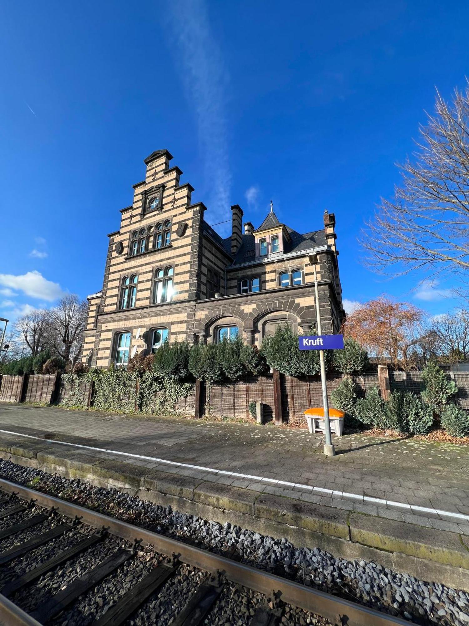 Wohnen Wie Im Schloss - Alter Bahnhof Von Kruft Lägenhet Exteriör bild