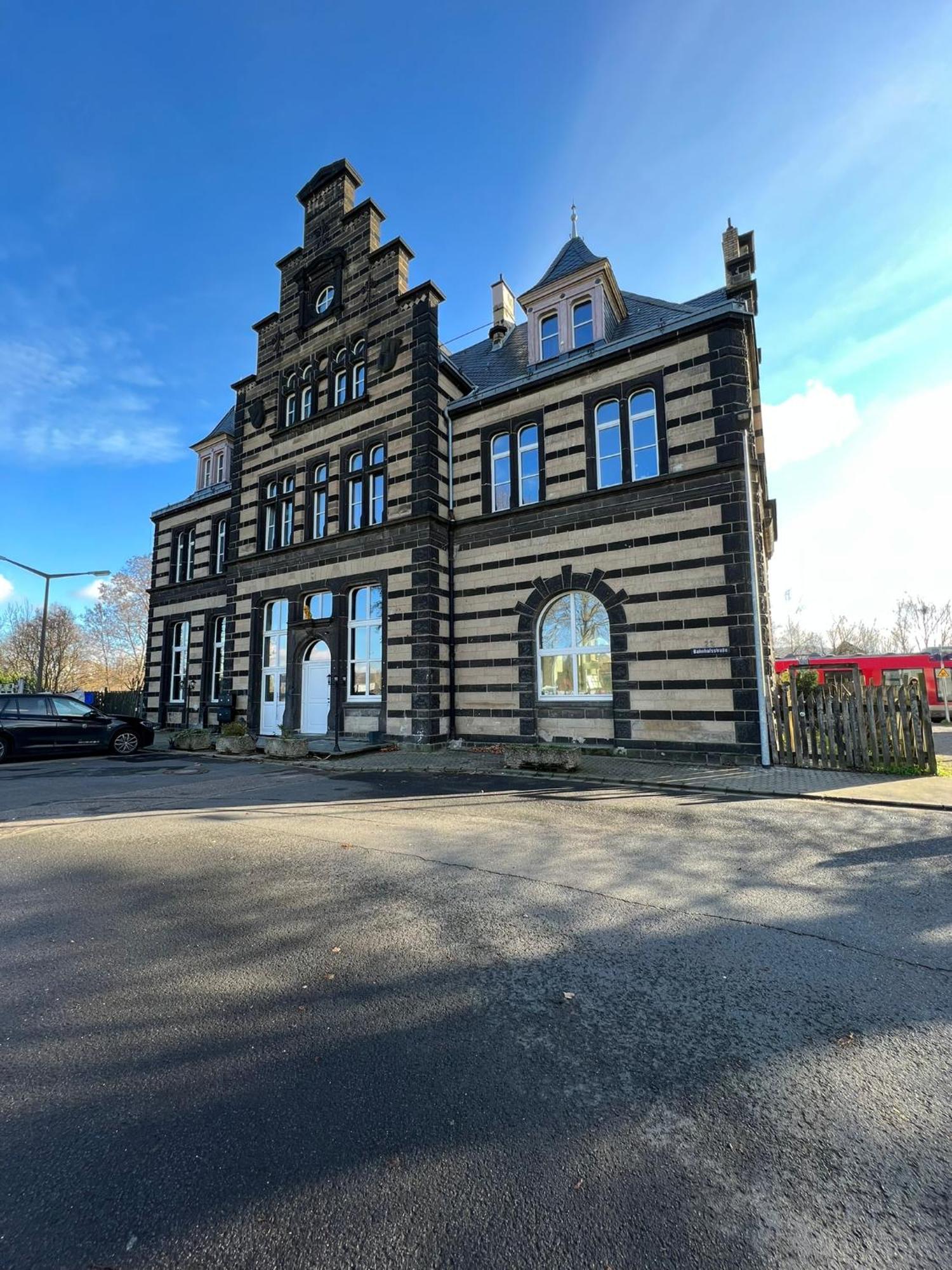 Wohnen Wie Im Schloss - Alter Bahnhof Von Kruft Lägenhet Exteriör bild